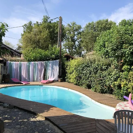 Maison Chaleureuse Avec Piscine Partagee A Gee Riviere 55 M² *