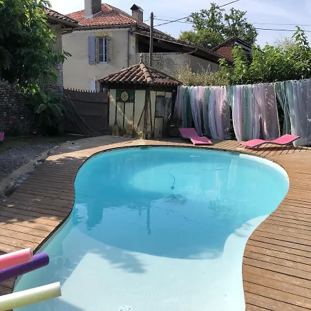 Maison Chaleureuse Avec Piscine Partagee A Gee Riviere 55 M² Casa vacanze
