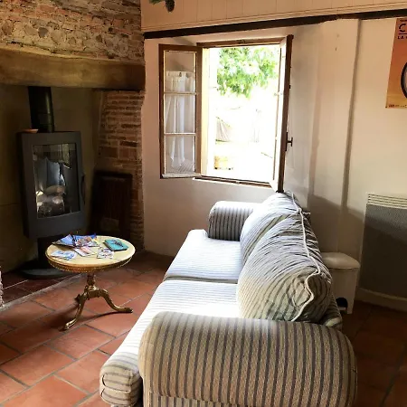Casa vacanze Maison Chaleureuse Avec Piscine Partagee A Gee Riviere 55 M²